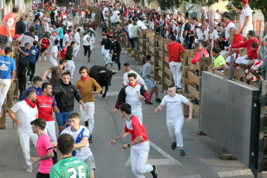 Imagen del primer encierro de las fiestas de Tudela 2023./