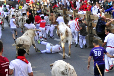 Imagen del primer encierro de las fiestas de Tudela./