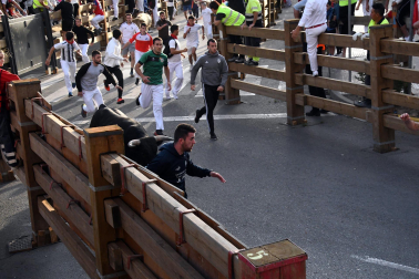 Imagen del primer encierro de las fiestas de Tudela./