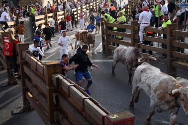 Imagen del primer encierro de las fiestas de Tudela./