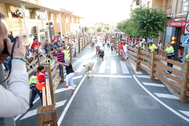 Imagen del primer encierro de las fiestas de Tudela./