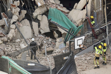 Imagen del derrumbe de un edificio en Logroño./