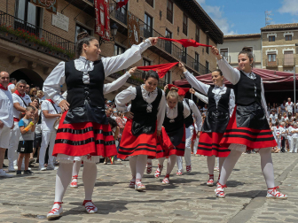 Fotos del Día de Santiago de fiestas de Puente la Reina. /