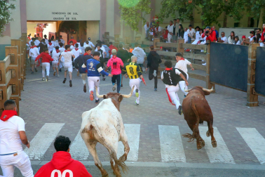 Imágenes del segundo encierro de las fiestas de Tudela 2023