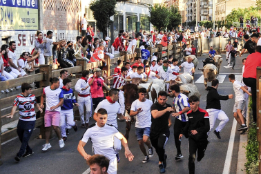 Fotos del sexto encierro de fiestas de Tudela 2023.