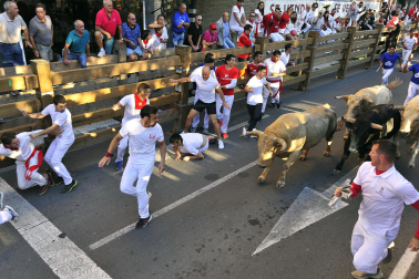Fotos del sexto encierro de fiestas de Tudela 2023.