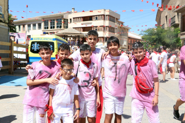 Fotos del cohete del inicio festivo en Arguedas.