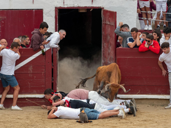 Imagen de las vaquillas en las fiestas de Estella./