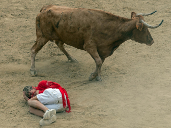 Imagen de las vaquillas en las fiestas de Estella./