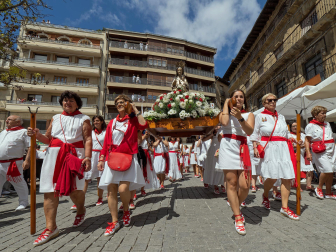 Fotos de la procesión de fiestas de Estella 2023.