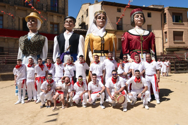 A:ALBERTO GALDONA
F:06-08-2023
L:CARCASTILLO
P:
T:FIESTAS DE CARCASTILLO - DIA DEL PATRON