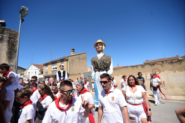 A:ALBERTO GALDONA
F:06-08-2023
L:CARCASTILLO
P:
T:FIESTAS DE CARCASTILLO - DIA DEL PATRON