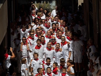 Fotos de la Pañuelada masculina de las fiestas de Estella./Montxo A.G.