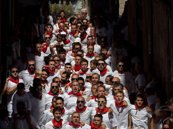 Fotos de la Pañuelada masculina de las fiestas de Estella./Montxo A.G.