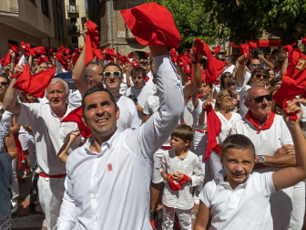 Fotos de la Pañuelada masculina de las fiestas de Estella./Montxo A.G.