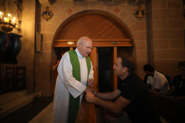 Fotos de la plantilla de Osasuna en la tradicional visita a la basílica de Javier. /