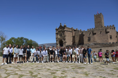 Fotos de la plantilla de Osasuna en la tradicional visita a la basílica de Javier