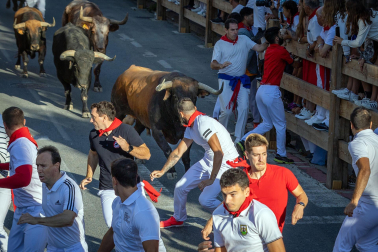 Secuencia del corneado en el primer encierro de las fiestas de Tafalla