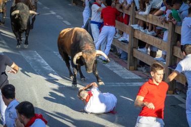 Secuencia del corneado en el primer encierro de las fiestas de Tafalla