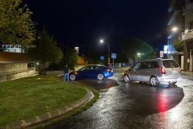 Efectos de la tormenta de verano en Tudela donde el granizo y el agua provocaron inundaciones y desperfectos