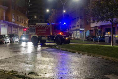 Efectos de la tormenta de verano en Tudela donde el granizo y el agua provocaron inundaciones y desperfectos