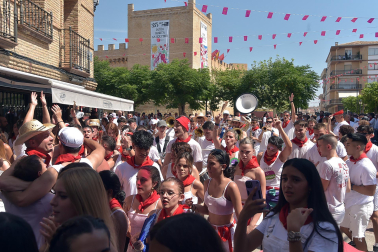 Fotos del cohete de fiestas de Marcilla./