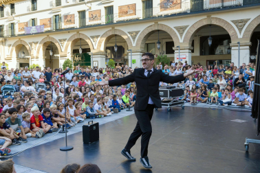 Espectáculos del Festival de Circo de Navarra en la plaza de los Fueros de Tudela.
