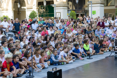 Espectáculos del Festival de Circo de Navarra en la plaza de los Fueros de Tudela.