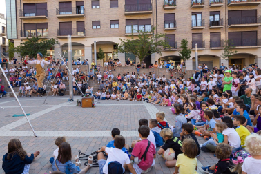 Espectáculos del Festival de Circo de Navarra en la plaza de los Fueros de Tudela.
