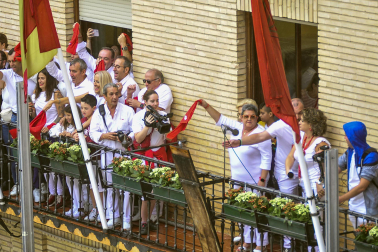 Fotos del cohete de fiestas de Peralta.