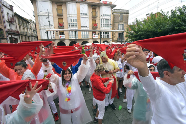 Fotos del cohete de fiestas de Peralta.