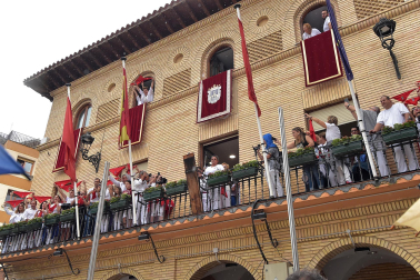Fotos del cohete de fiestas de Peralta.