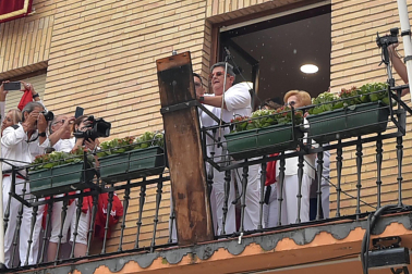 Fotos del cohete de fiestas de Peralta.