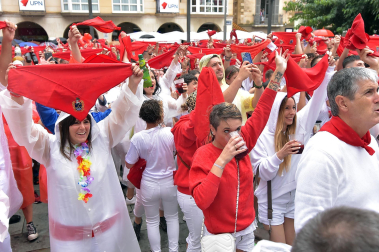 Fotos del cohete de fiestas de Peralta.