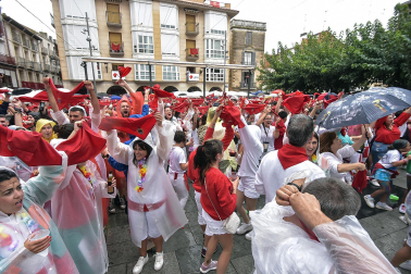 Fotos del cohete de fiestas de Peralta.