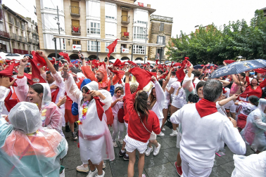 Fotos del cohete de fiestas de Peralta.