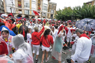 Fotos del cohete de fiestas de Peralta.