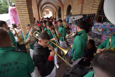 Fotos del cohete de fiestas de Peralta.
