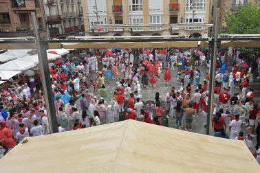 Fotos del cohete de fiestas de Peralta.