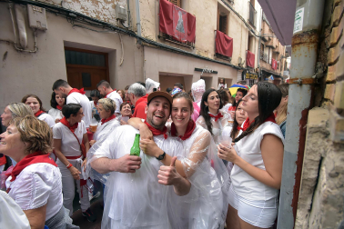 Fotos del cohete de fiestas de Peralta.