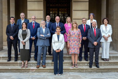 Fotos de la primera sesión de gobierno del Ejecutivo foral en el Palacio de Navarra.