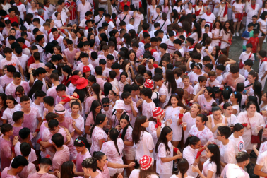 Fotos del cohete de fiestas de Cintruénigo./