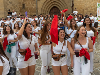 Fotos del cohete de fiestas de Artajona 2023.