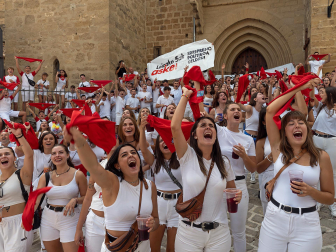 Fotos del cohete de fiestas de Artajona 2023.