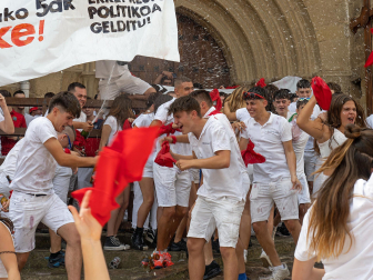 Fotos del cohete de fiestas de Artajona 2023.