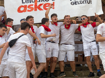 Fotos del cohete de fiestas de Artajona 2023.