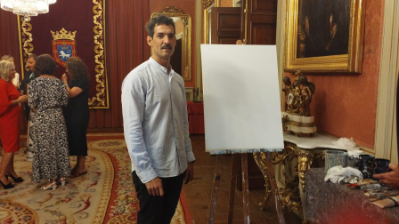 El pintor navarro Fermín Urdánoz hará en vivo un retrato de los Reyes en media hora