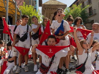 Fotos del cohete de las fiestas de Viana