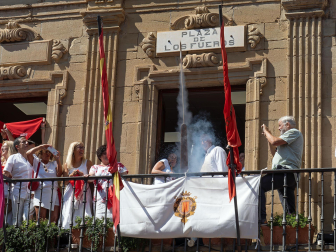 Fotos del cohete de las fiestas de Viana