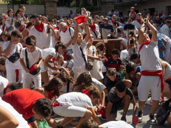 Fotos del cohete de las fiestas de Viana